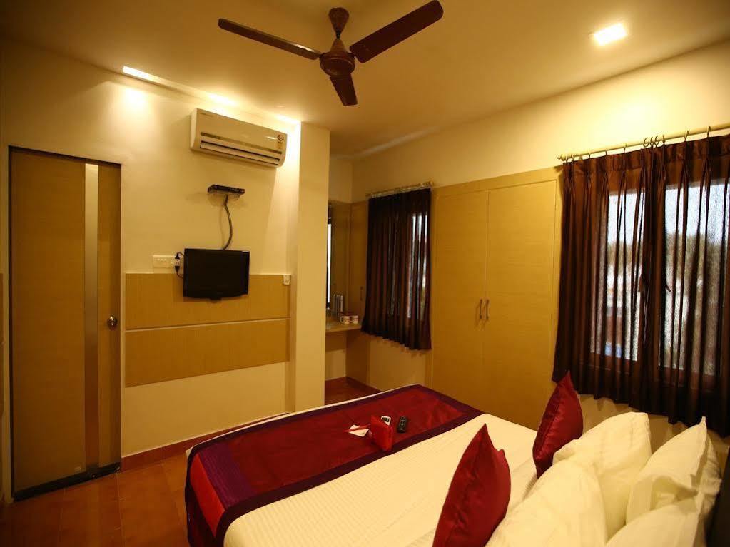 Oyo 968 Hotel Poigai Chennai Esterno foto
