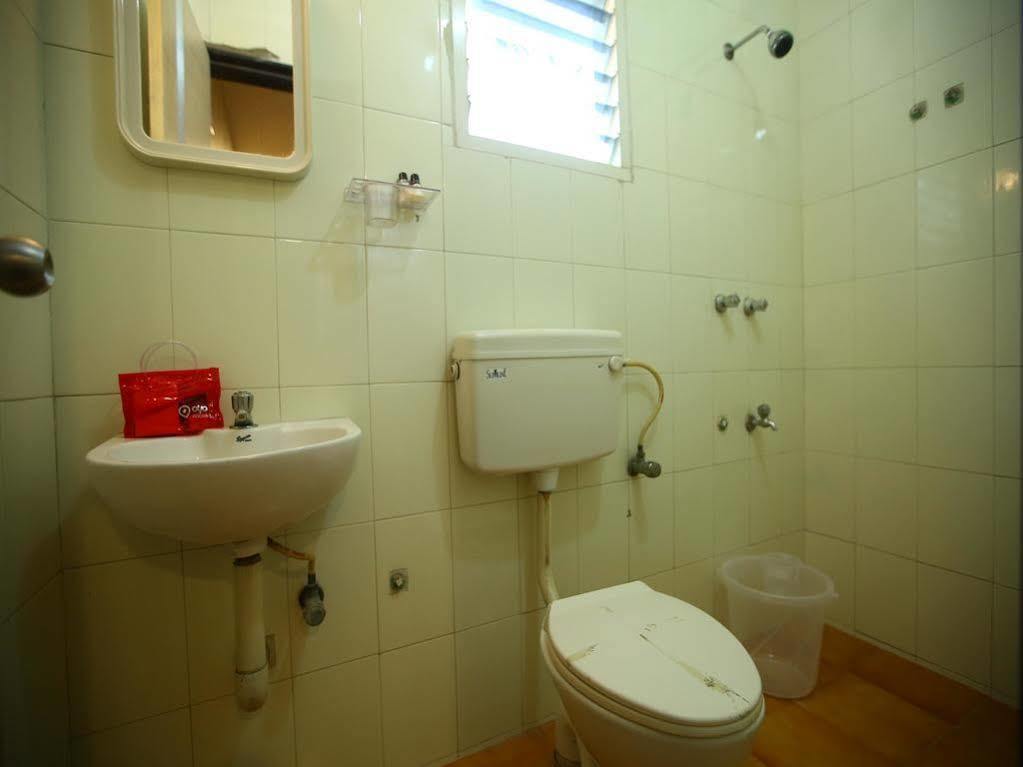 Oyo 968 Hotel Poigai Chennai Esterno foto