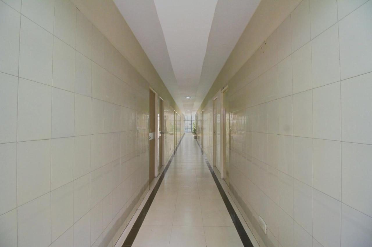 Oyo 968 Hotel Poigai Chennai Esterno foto