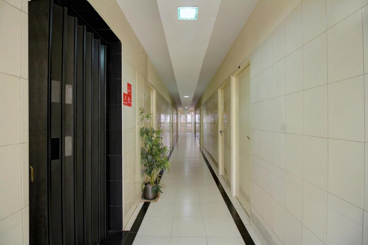Oyo 968 Hotel Poigai Chennai Esterno foto